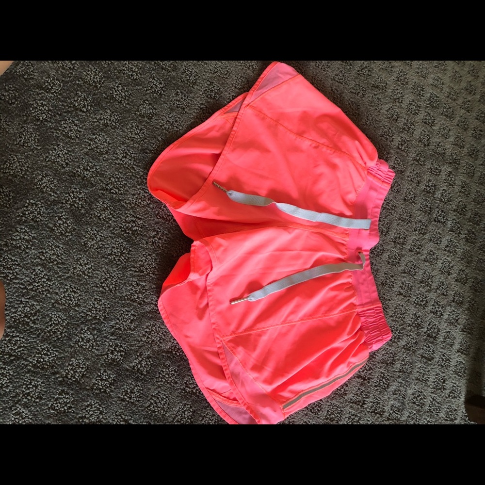 ululemon hotty hot shorts